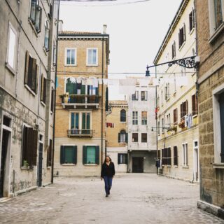 “Venice is the most romantic place in the world but it’s even better when there is no one around.”
– Woody Allen-

#walkinginvenice #alone #veniceforme #woodyallen #authenticvenice #veneciaitalia #venezia #wander #wanderingaround